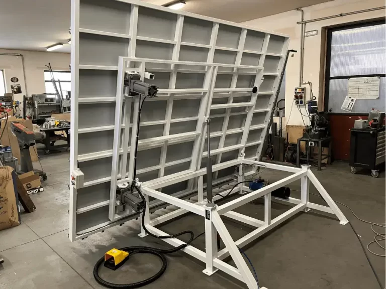 PODSVÍCENÉ MANIPULAČNÍ STOLY-Webp-Optimized-2