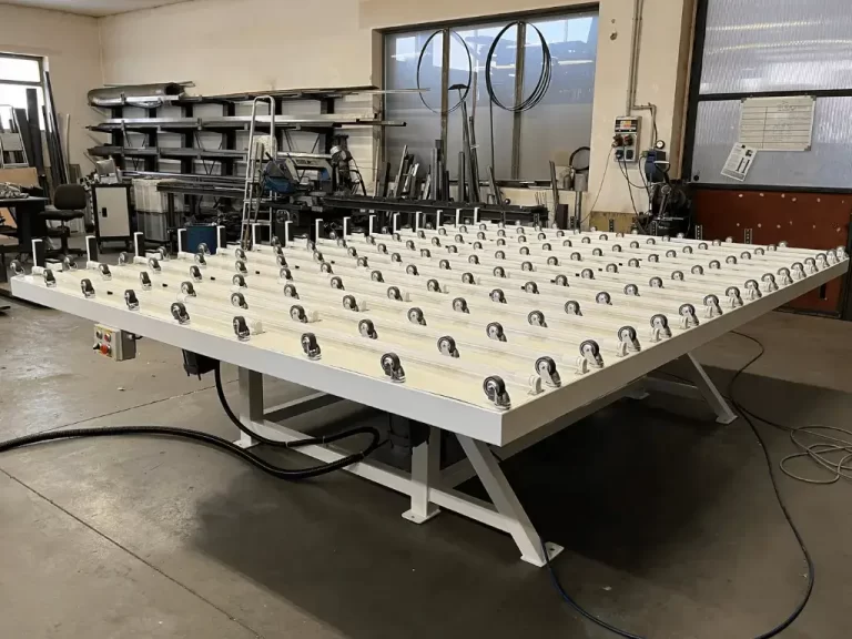 PODSVÍCENÉ MANIPULAČNÍ STOLY-Webp-Optimized